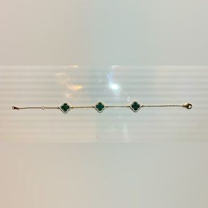 Clover gold plated bracelet. Green w/ pave crystals. Gorgeous & new! 💎